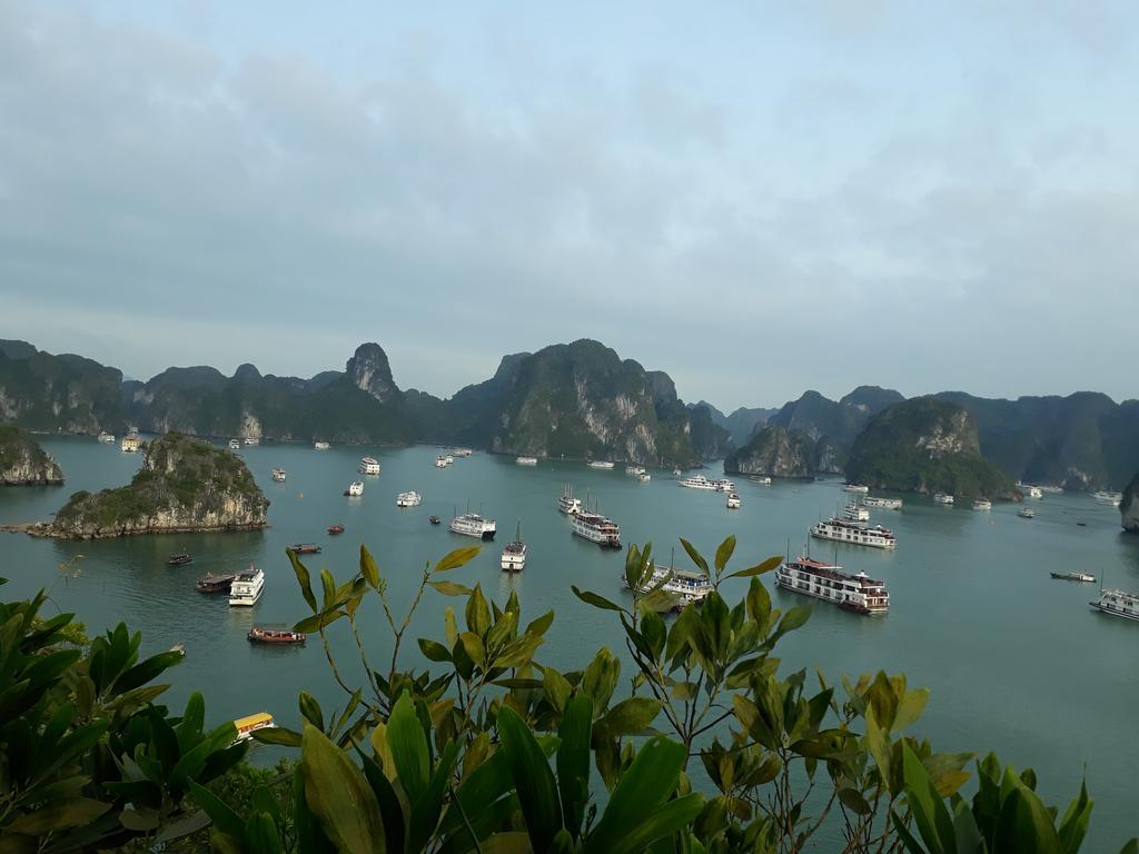 Отель Halong Majestic Legend Cruise Халонг Экстерьер фото