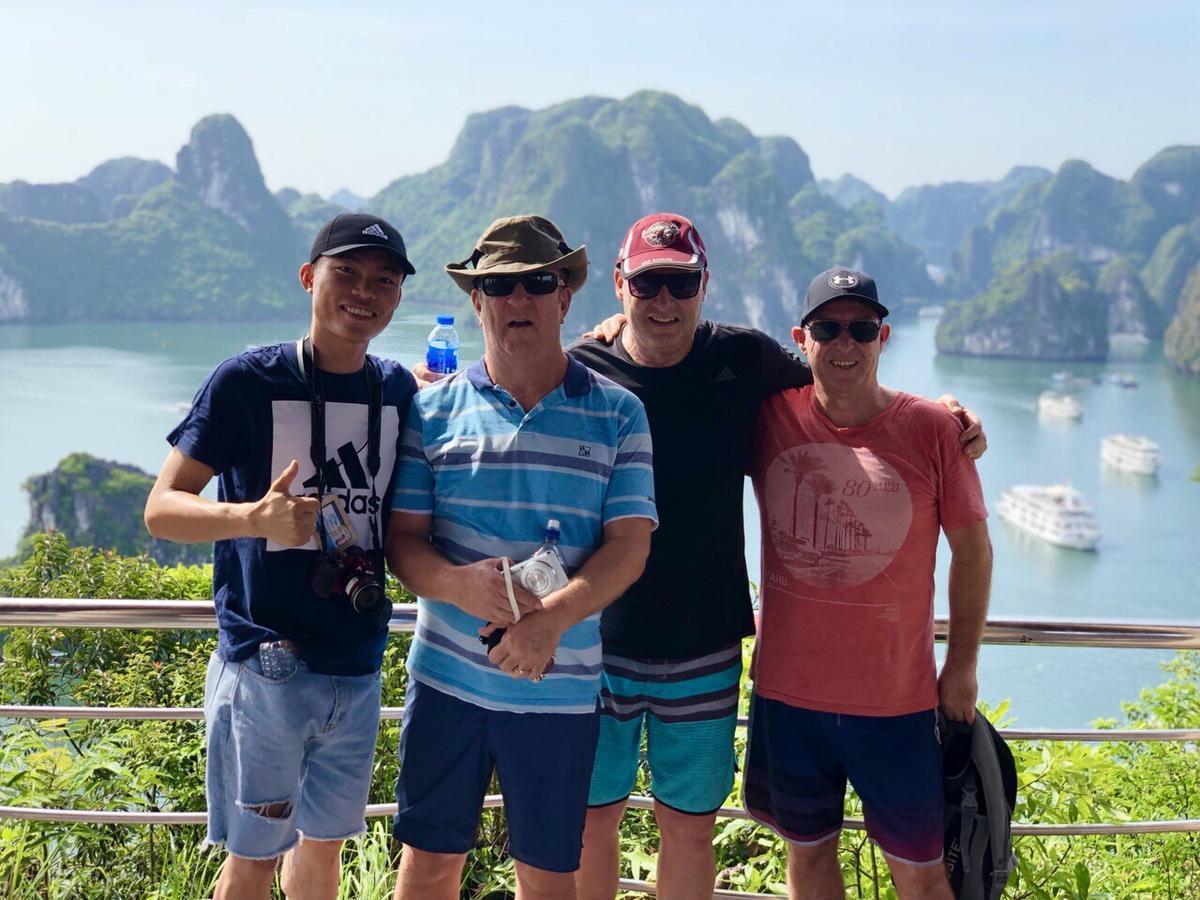 Отель Halong Majestic Legend Cruise Халонг Экстерьер фото