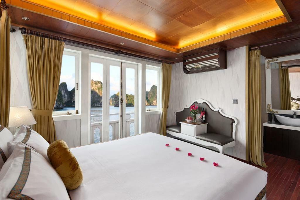 Отель Halong Majestic Legend Cruise Халонг Экстерьер фото